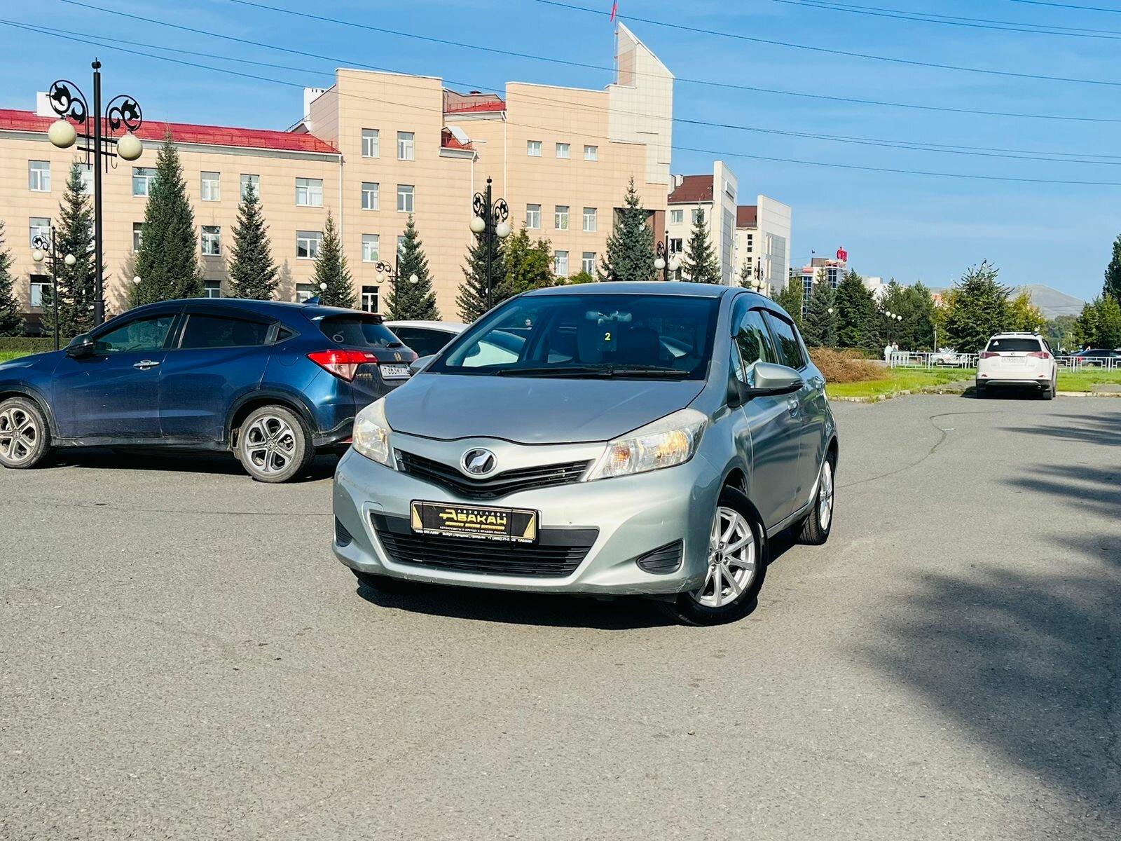 Toyota Vitz 1.0 CVT (69 л.с.) 2011
