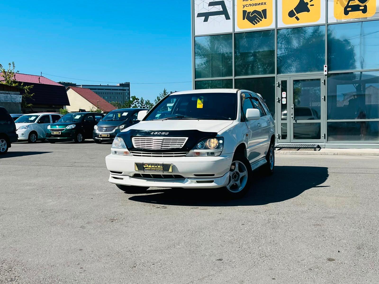 Toyota Harrier — фото 1