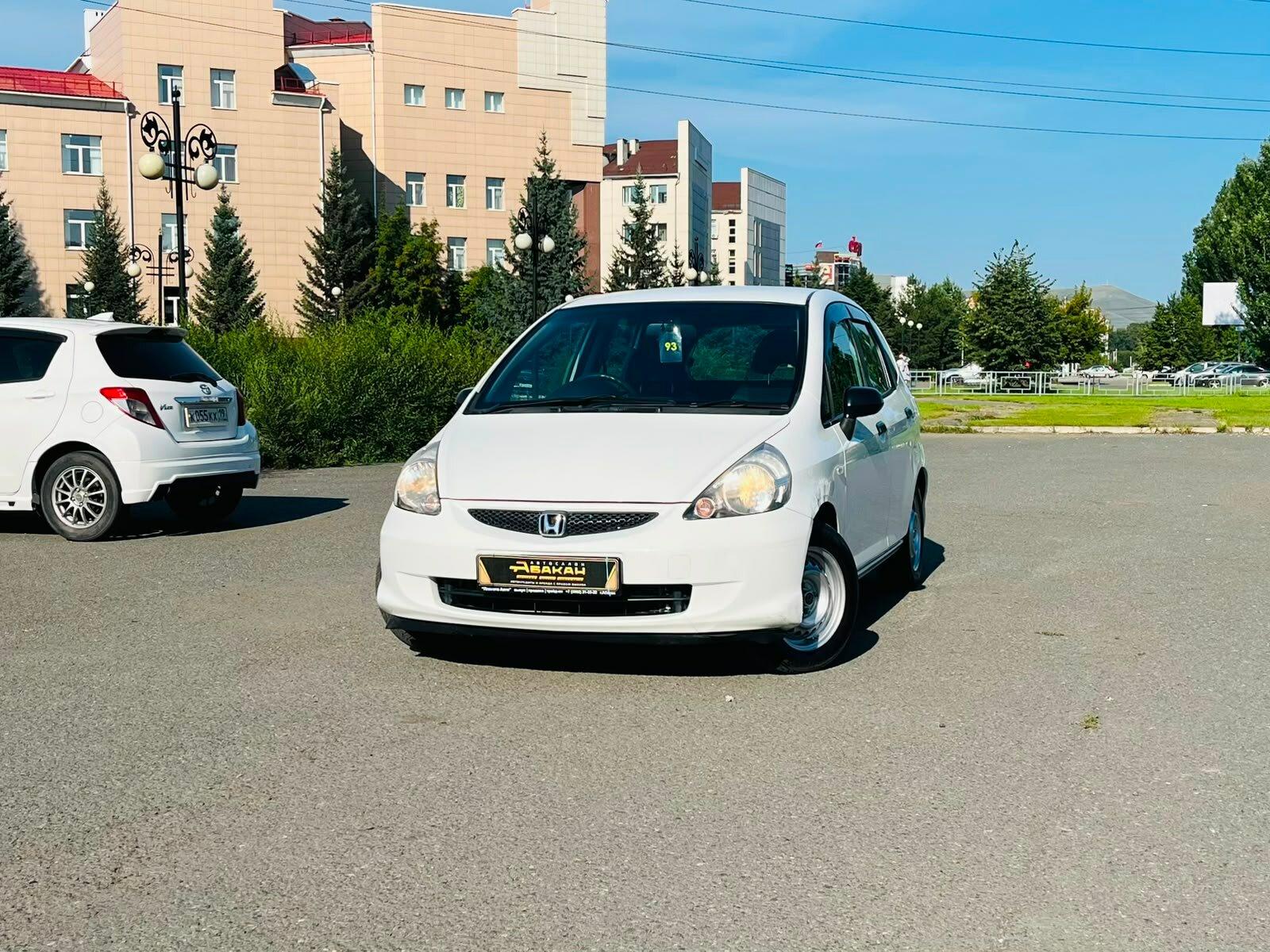 Honda Fit — фото 1