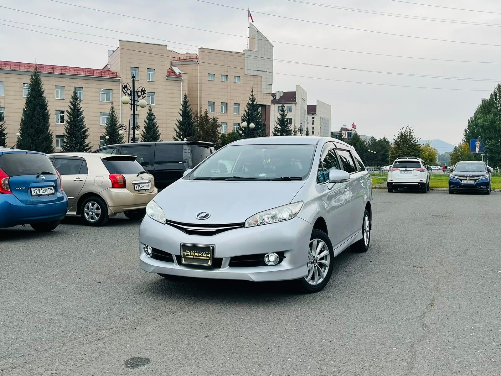 Toyota Wish — фото 1