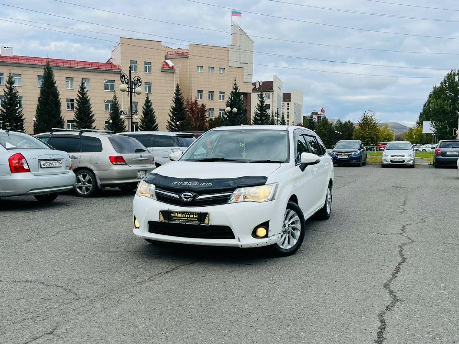 Toyota Corolla Fielder — фото 1