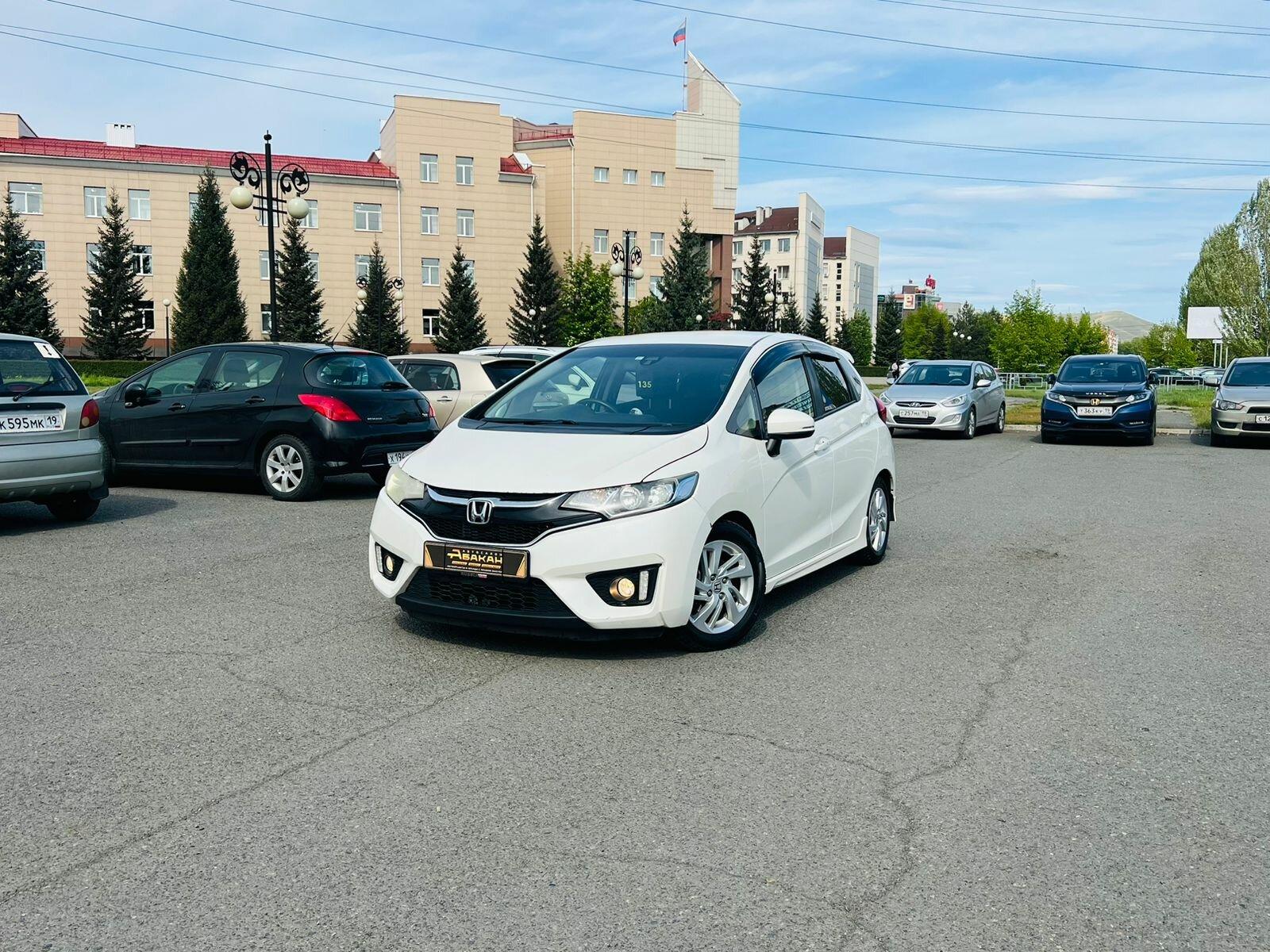 Honda Fit — фото 1