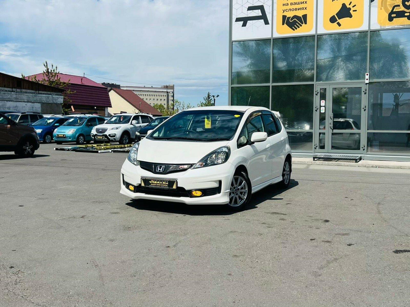 Honda Fit — фото 1