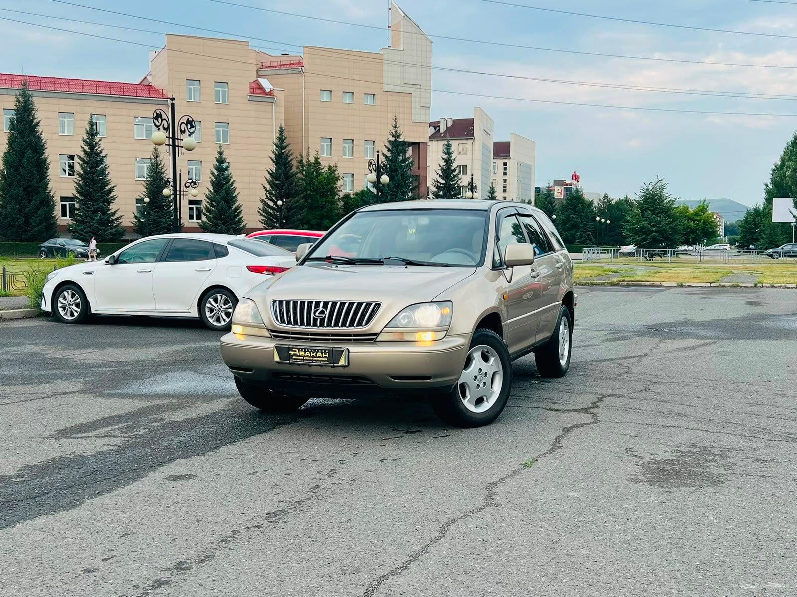Lexus RX — фото 1