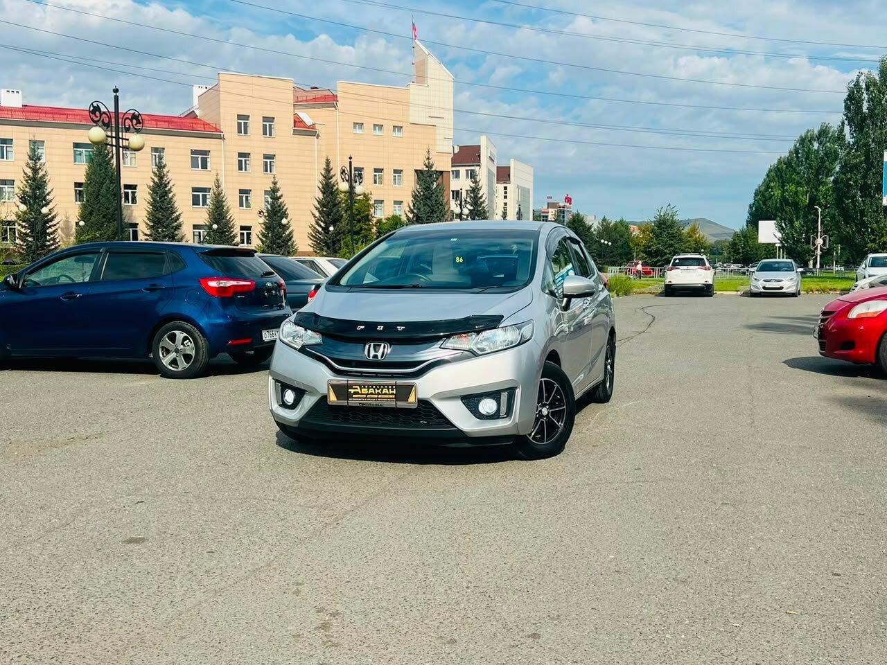 Honda Fit — фото 1
