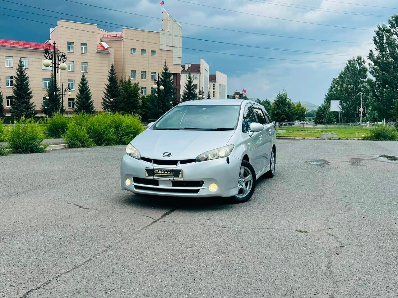 Toyota Wish — фото 1