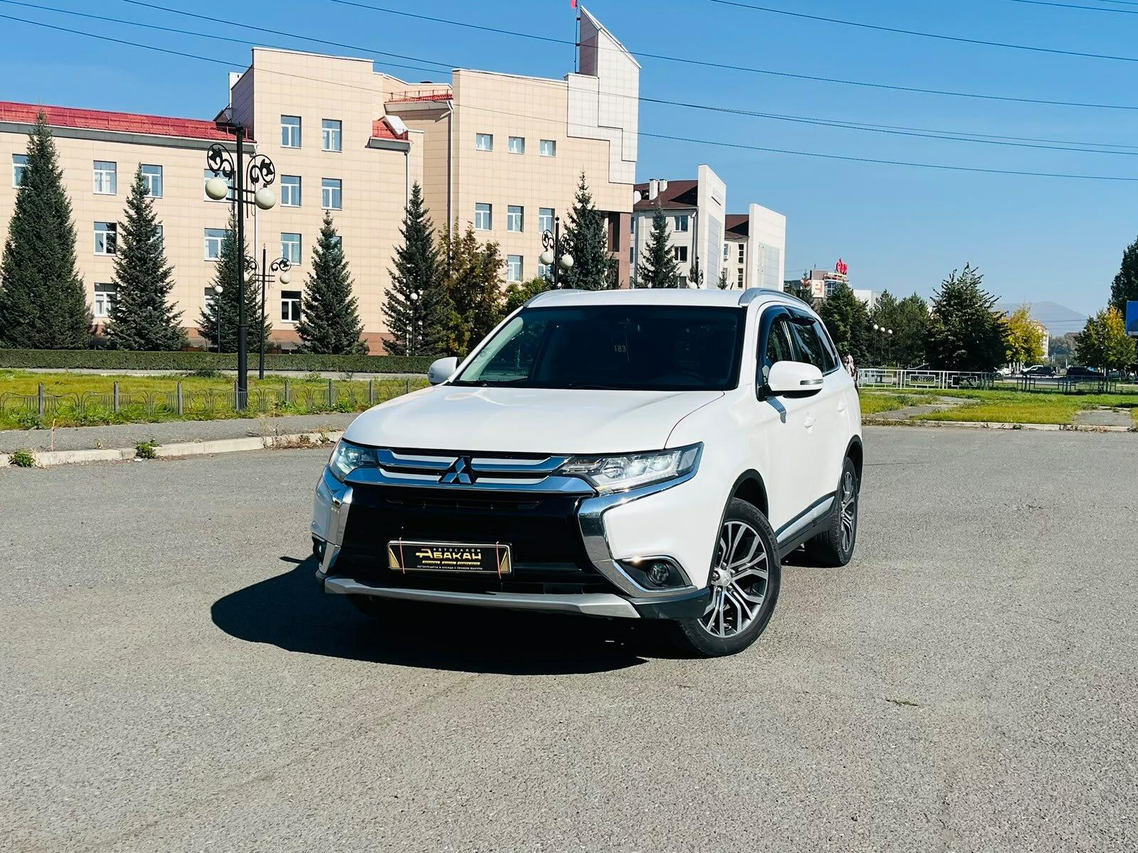 Mitsubishi Outlander — фото 1