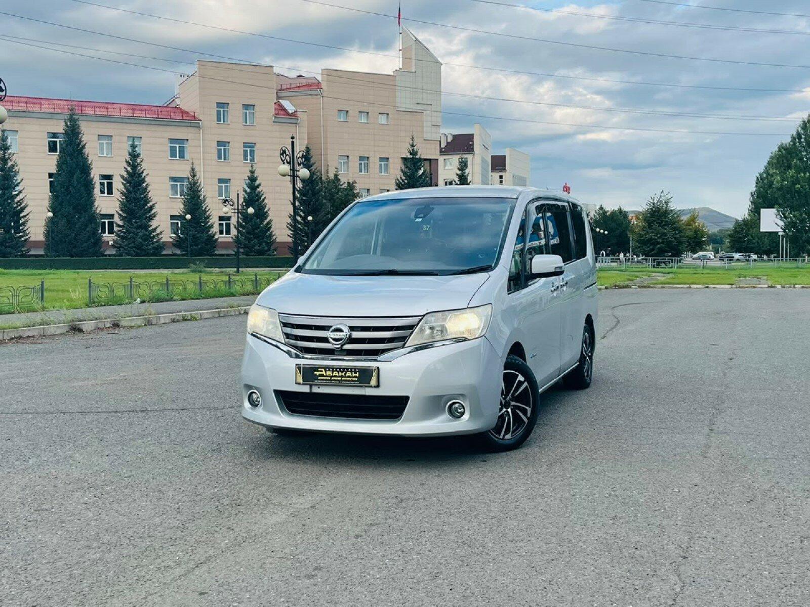 Nissan Serena — фото 1