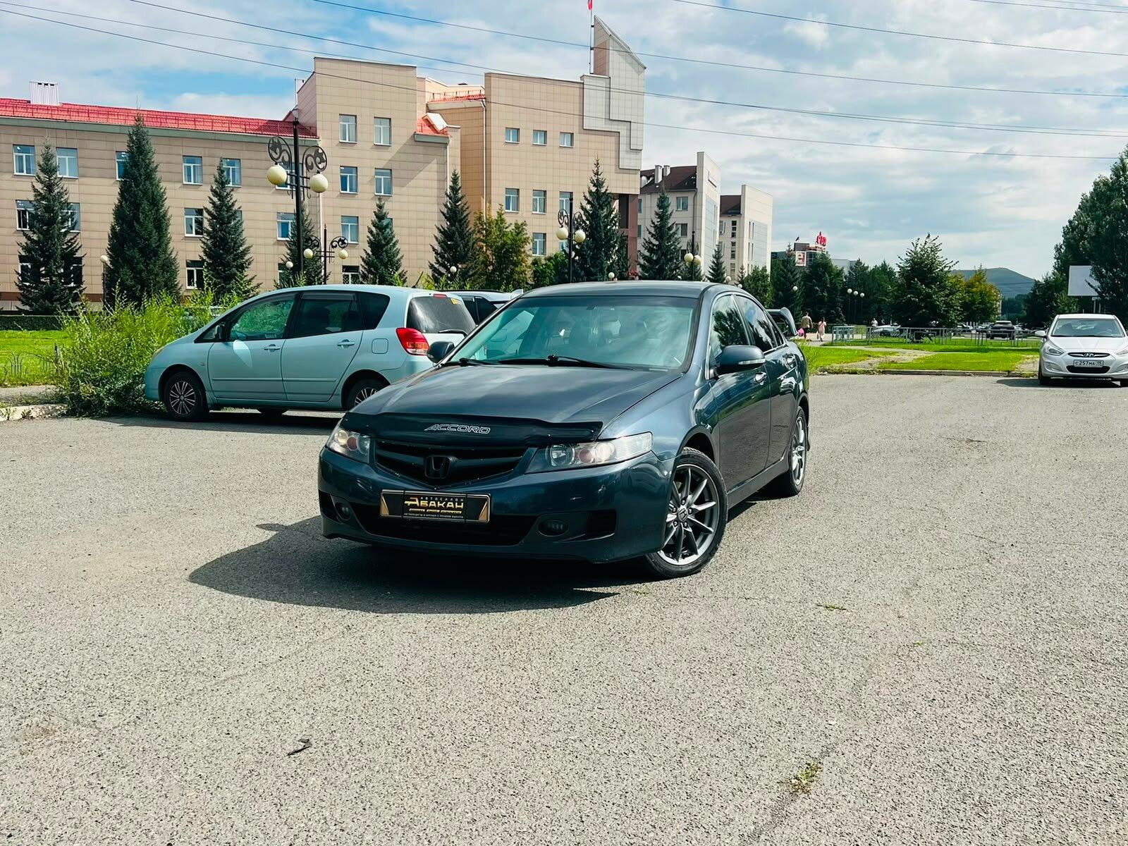 Honda Accord — фото 1