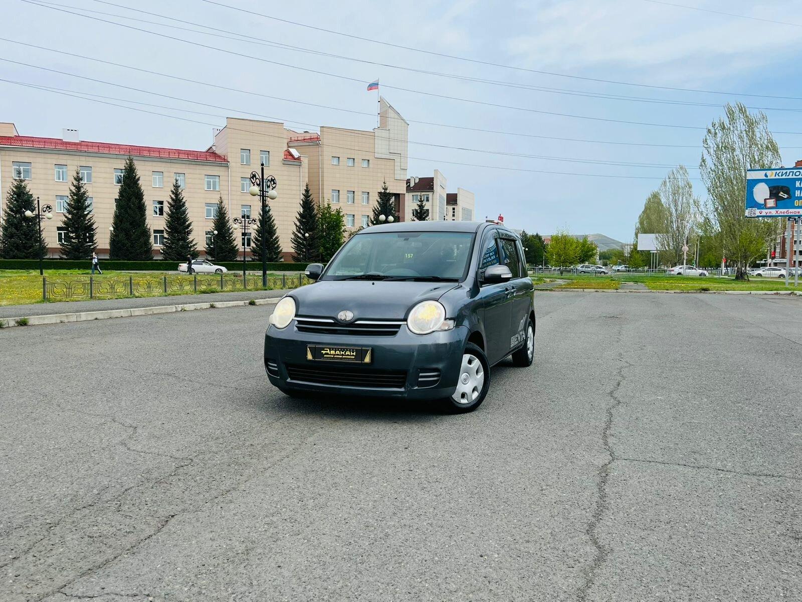Toyota Sienta — фото 1