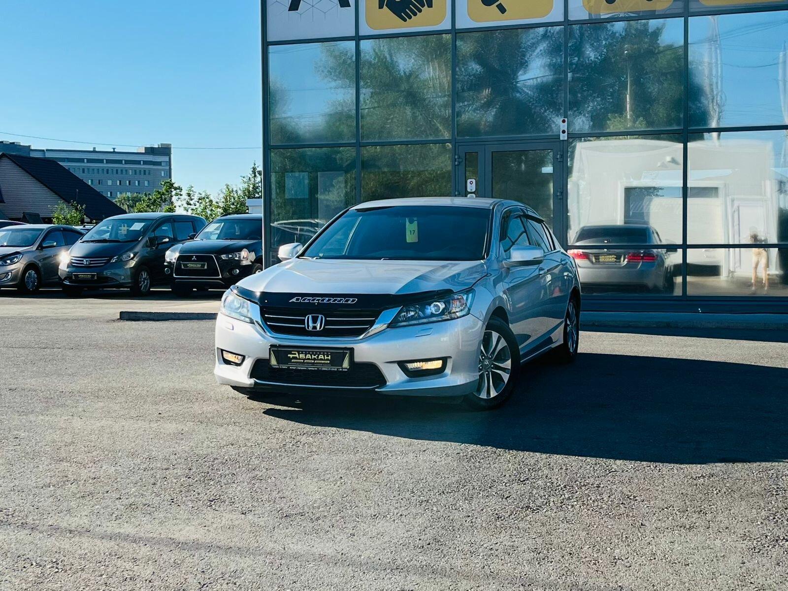 Honda Accord — фото 1