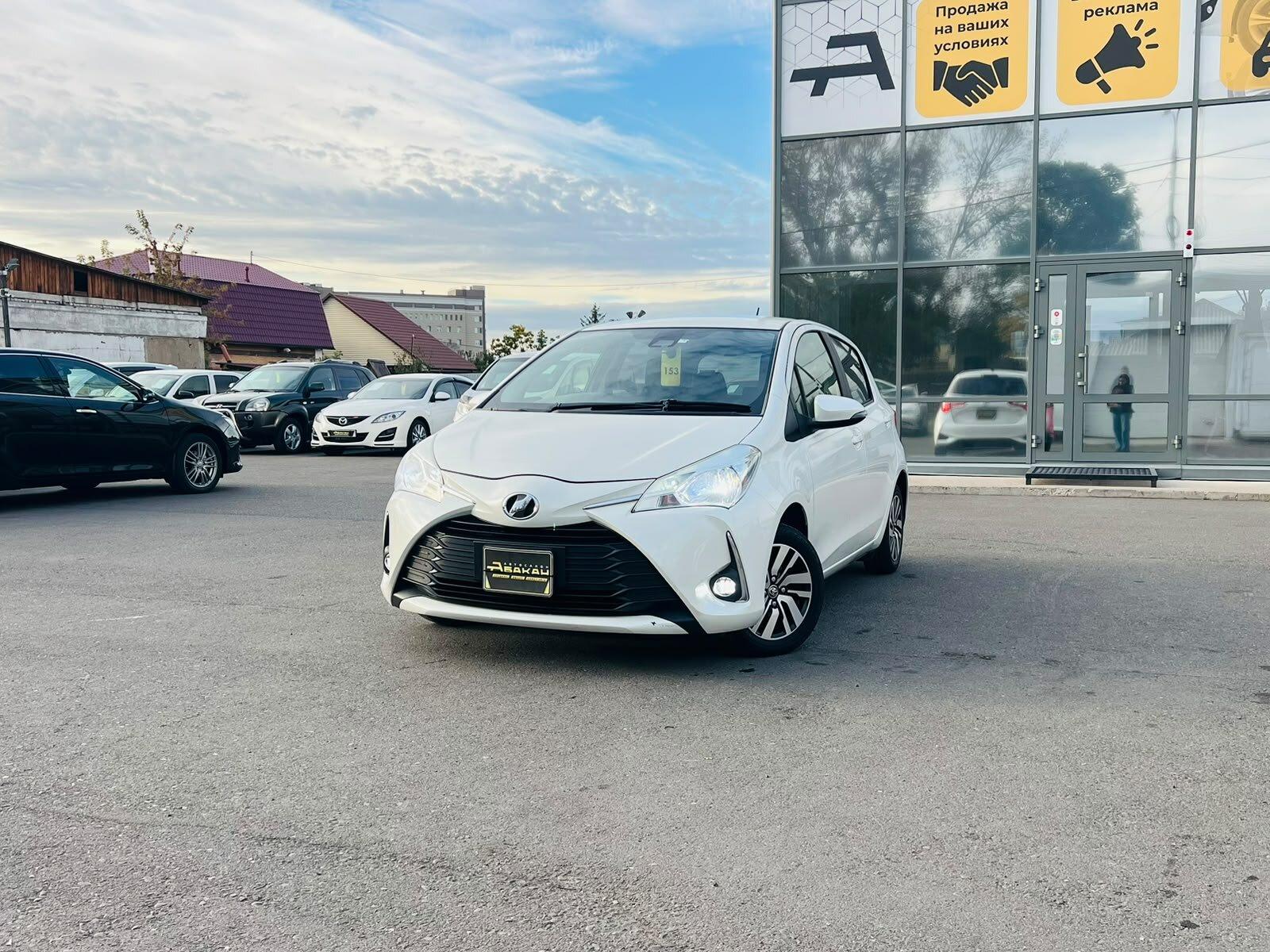 Toyota Vitz — фото 1