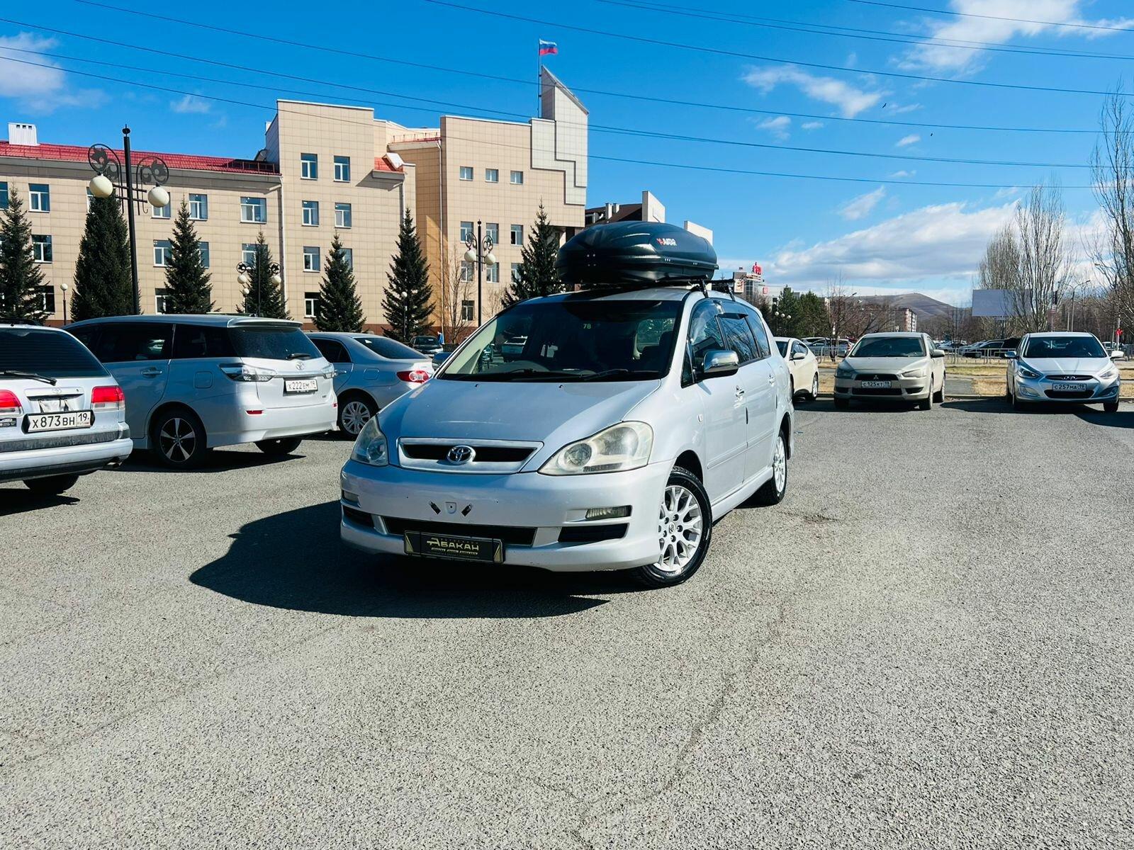 Toyota Ipsum — фото 1