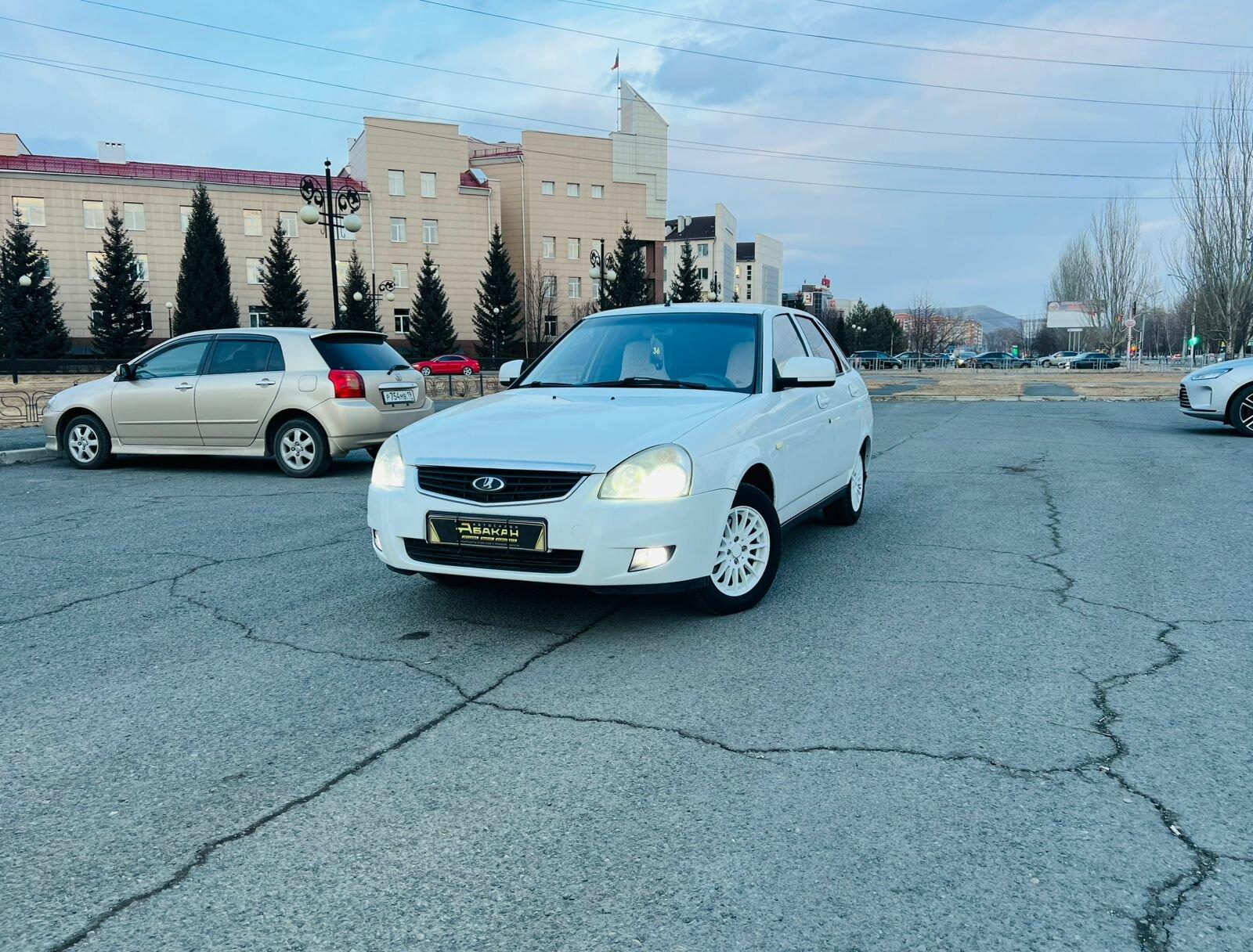 Lada (ВАЗ) Priora — фото 1