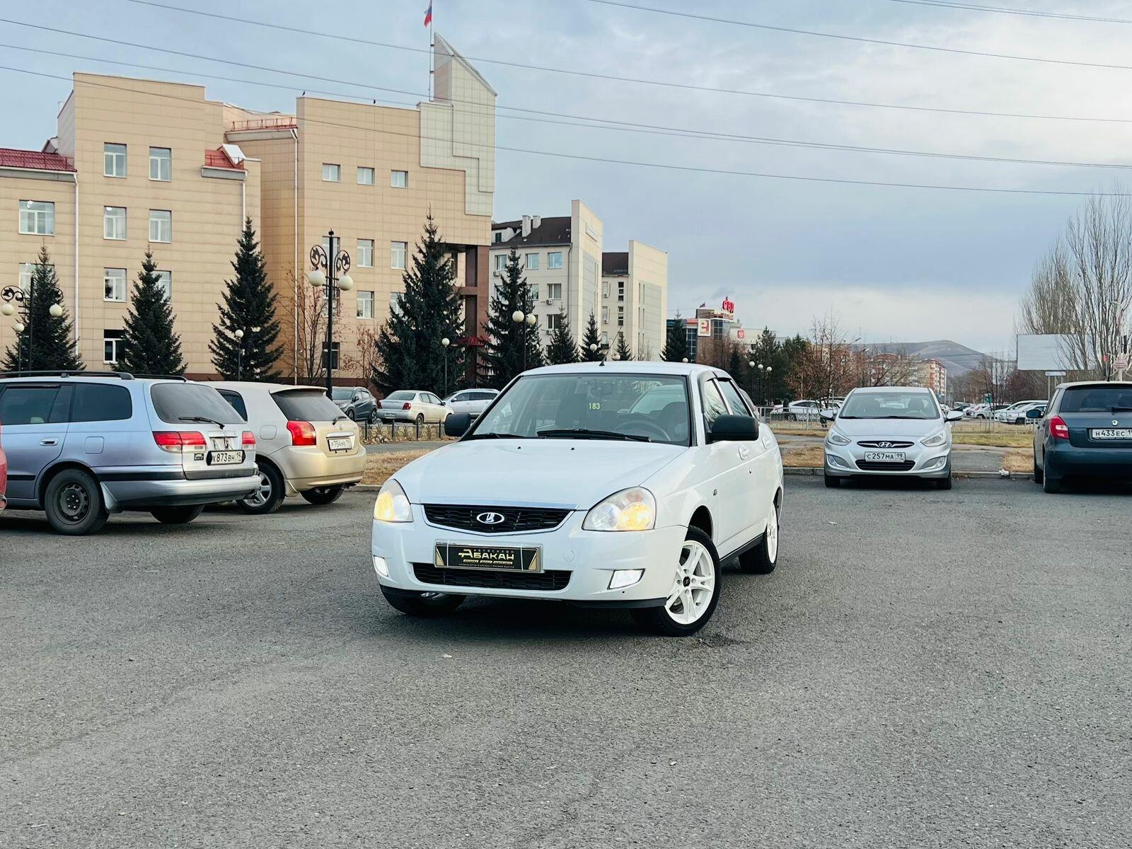 Lada (ВАЗ) Priora — фото 1