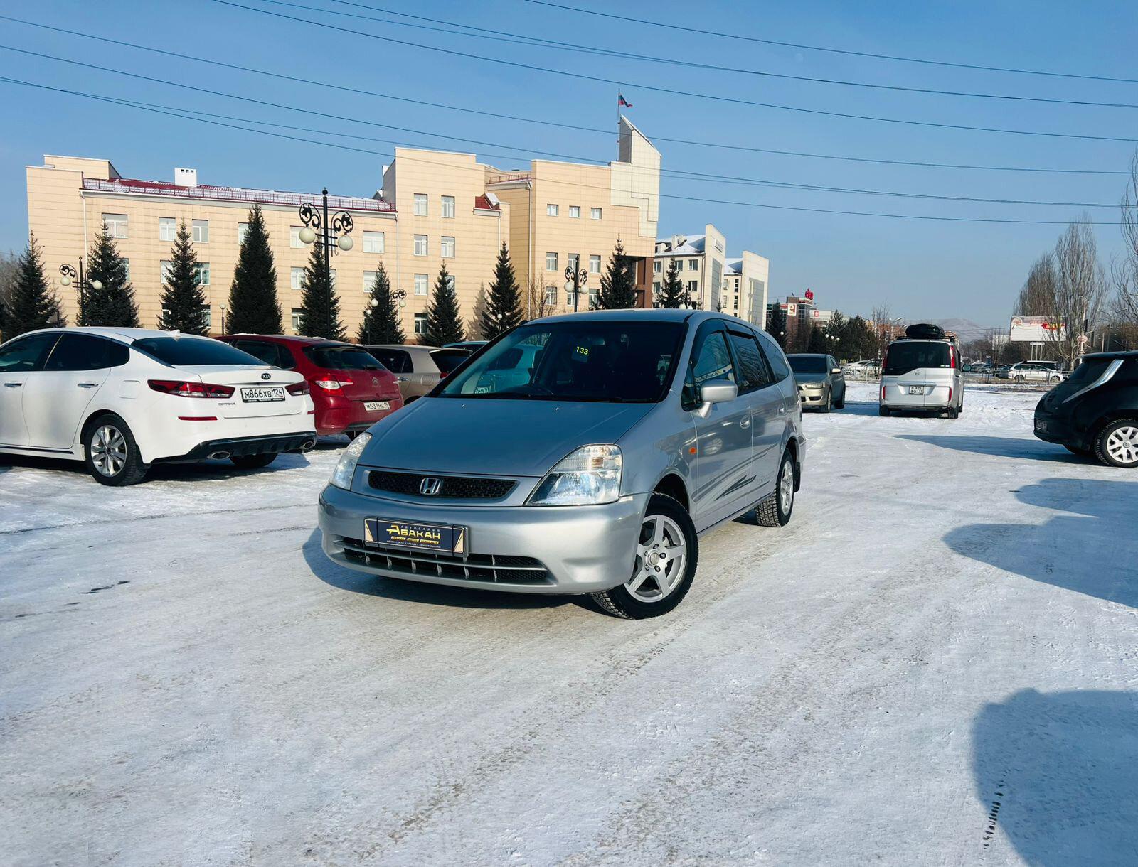 Honda Stream — фото 1