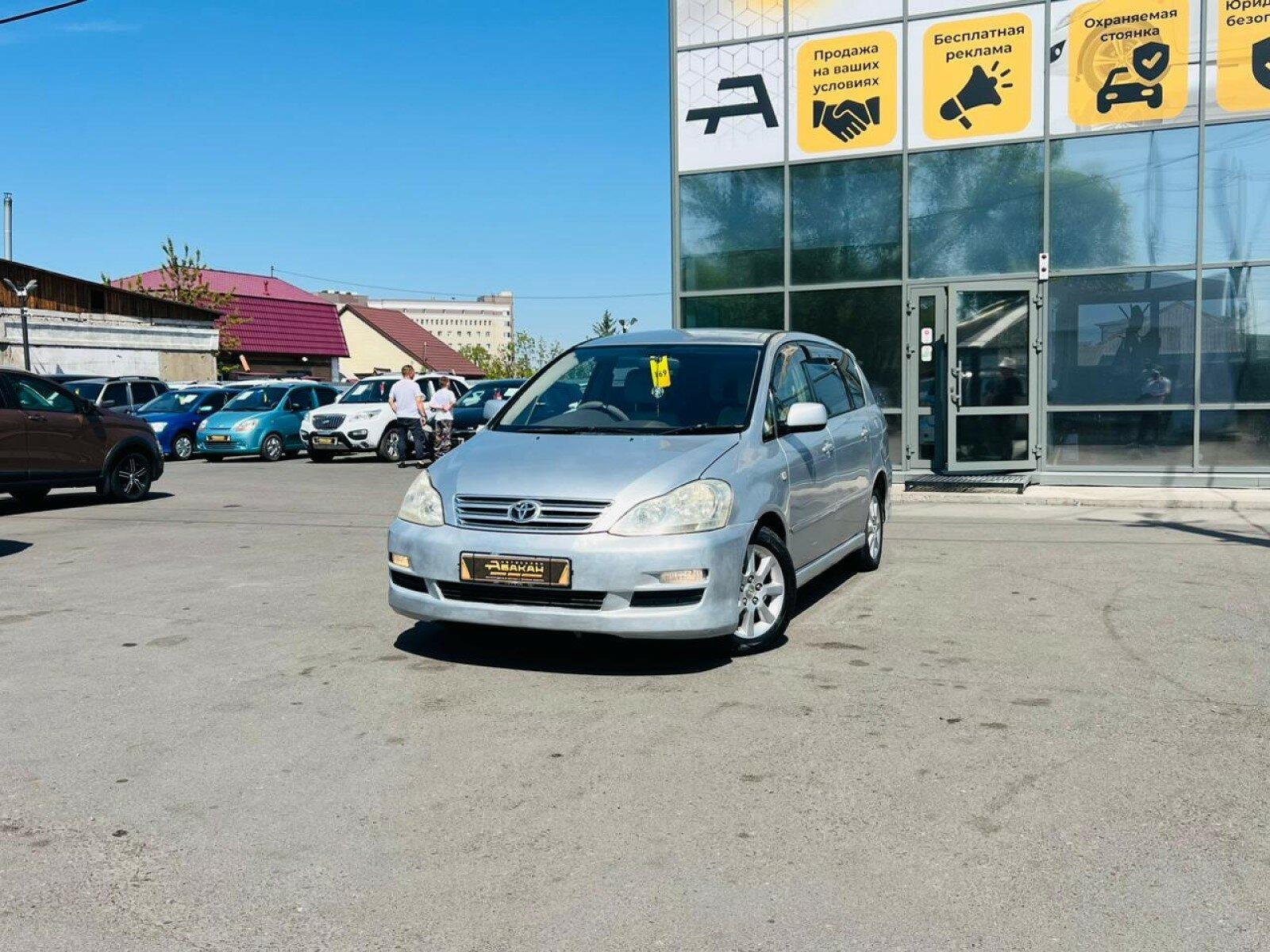 Toyota Ipsum — фото 1