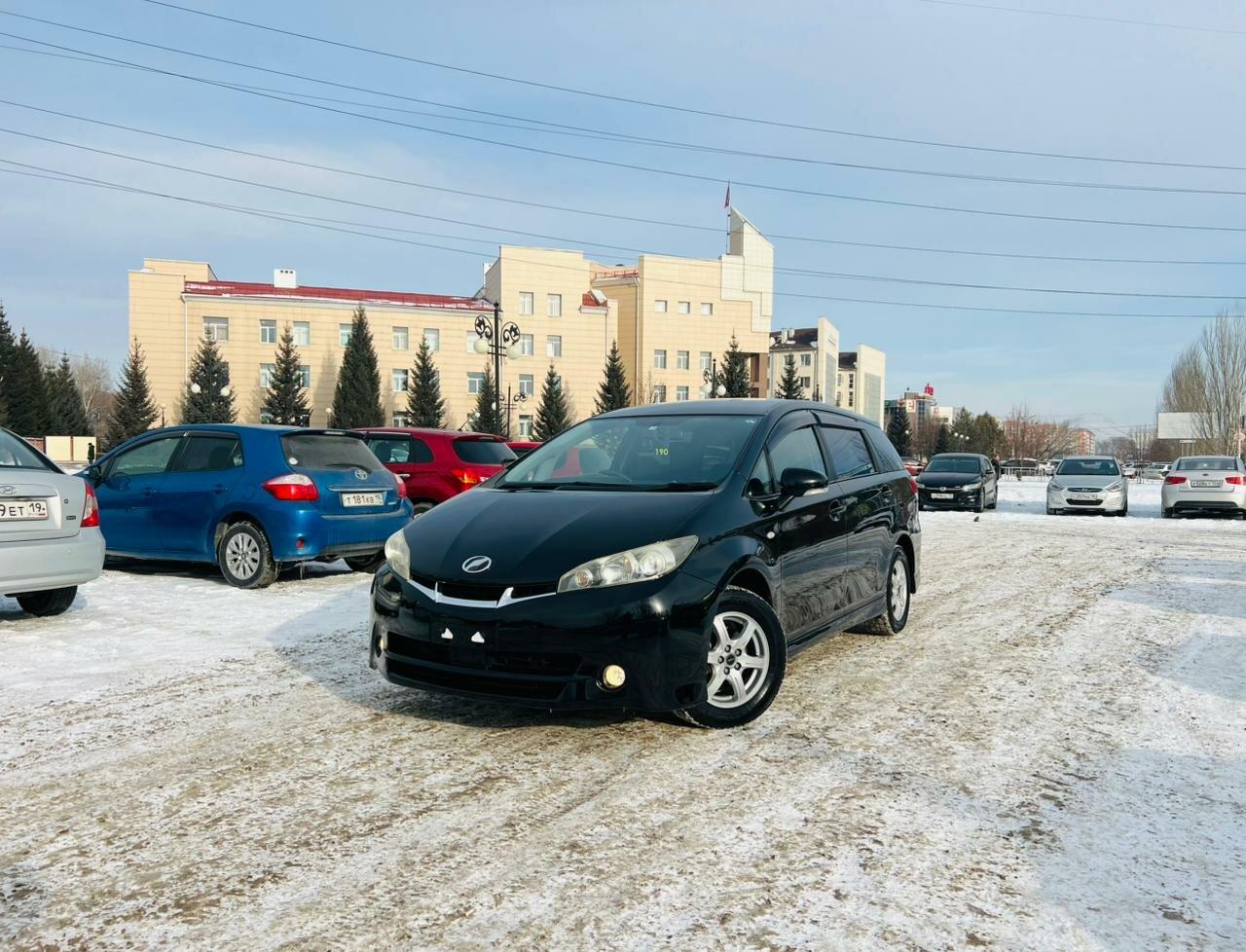 Toyota Wish — фото 1
