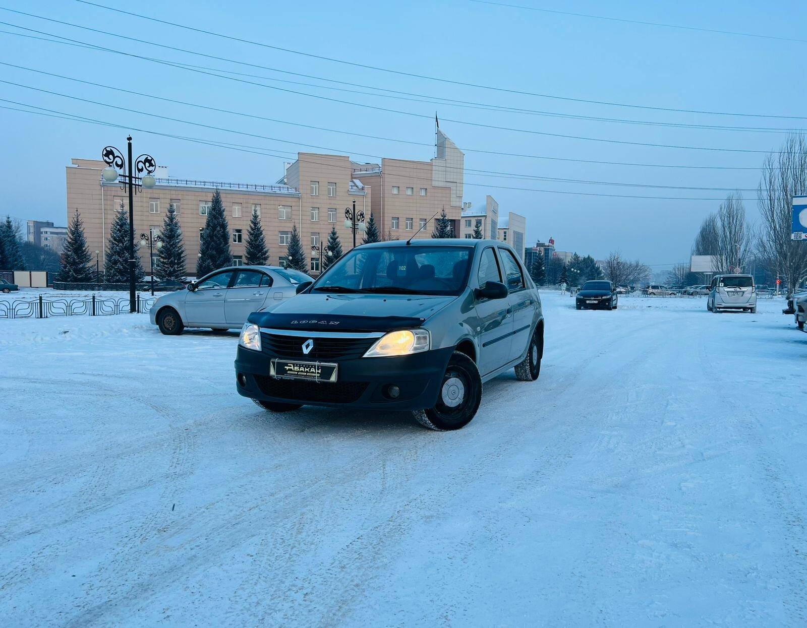 Renault Logan — фото 1