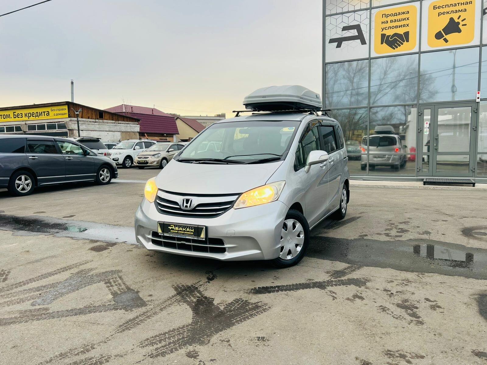 Honda Freed — фото 1