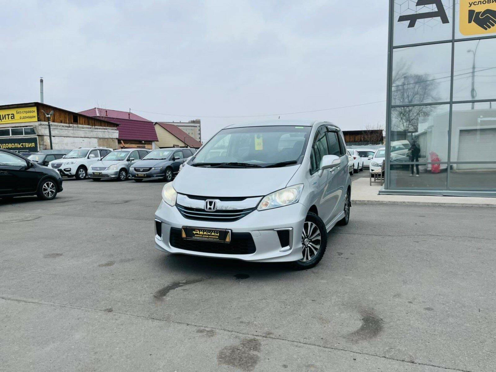 Honda Freed — фото 1