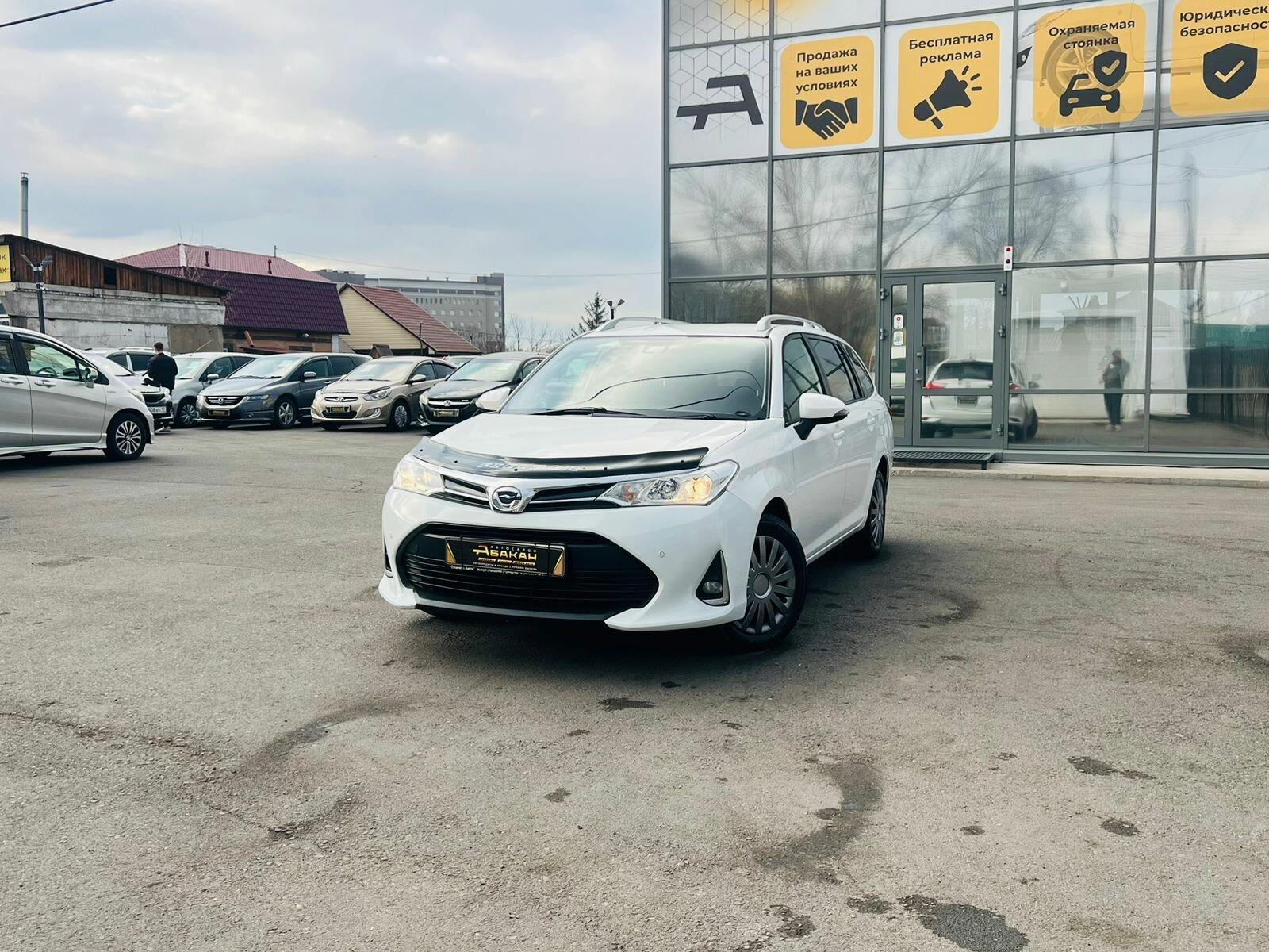 Toyota Corolla Fielder — фото 1