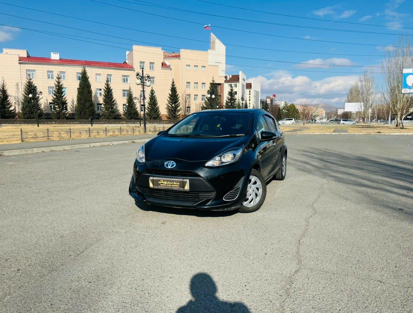 Toyota Aqua — фото 1