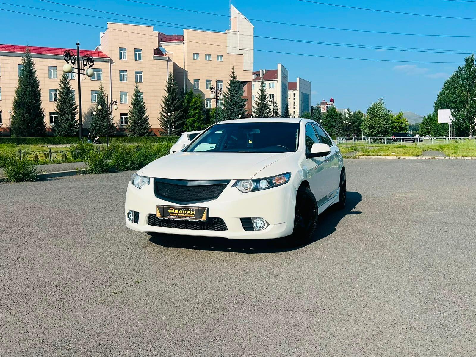 Honda Accord — фото 1