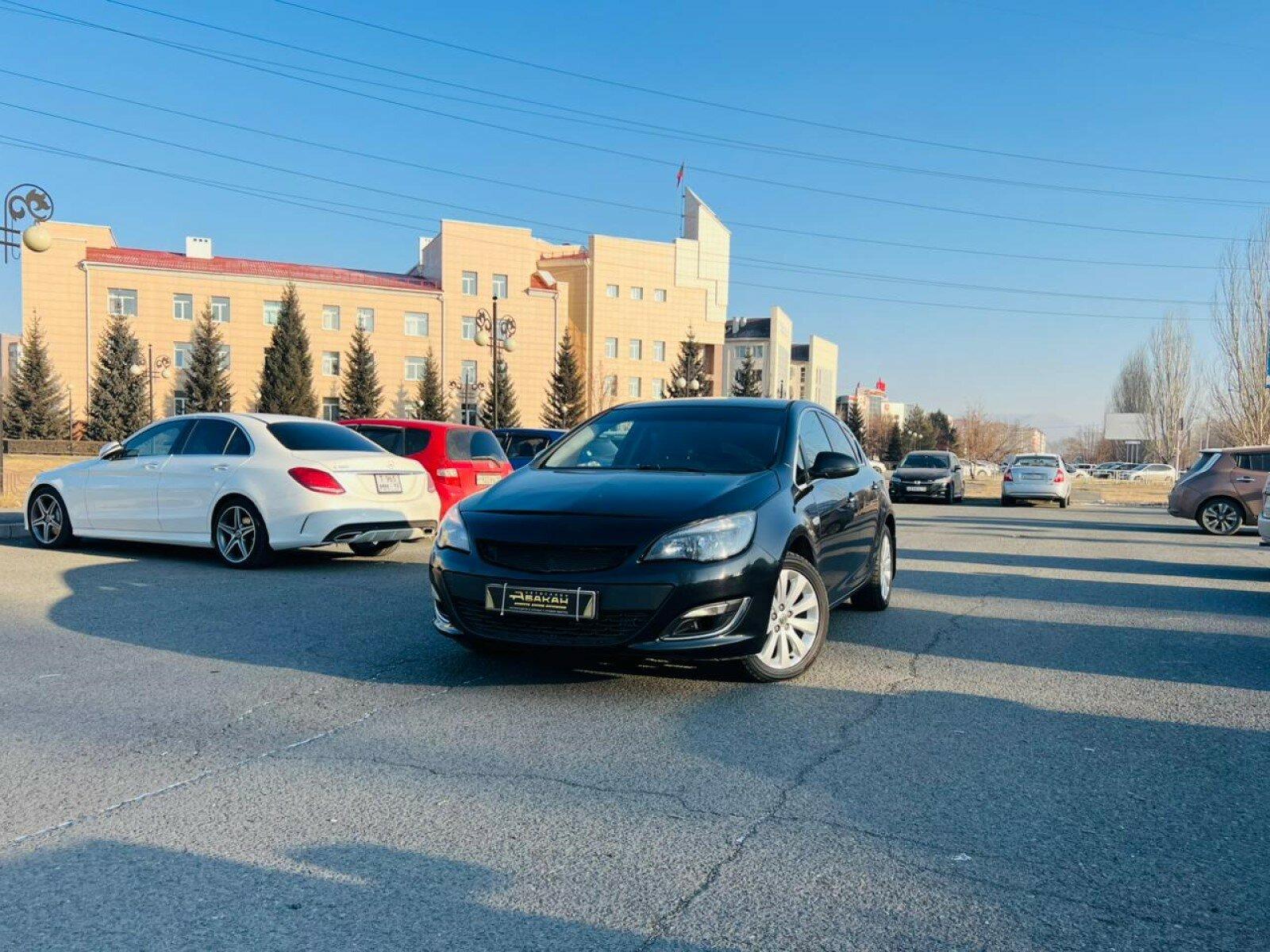 Opel Astra — фото 1