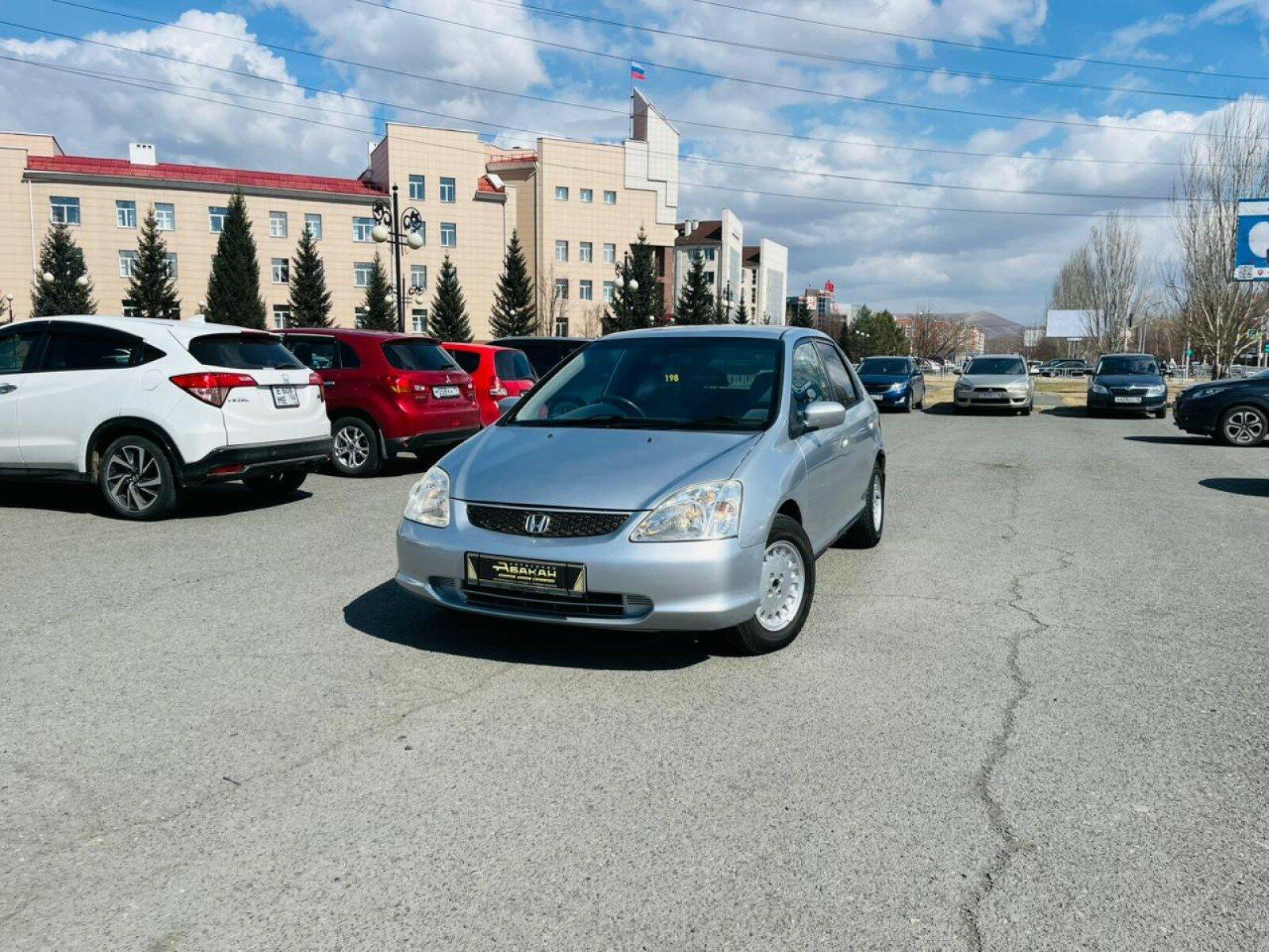 Honda Civic — фото 1