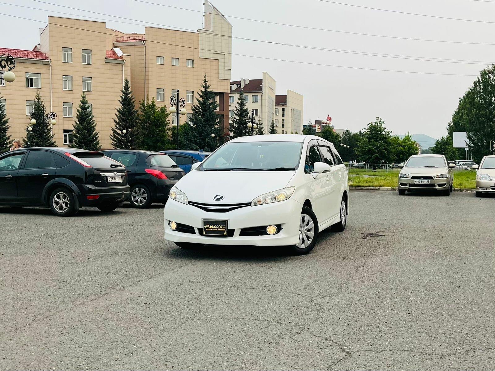 Toyota Wish — фото 1