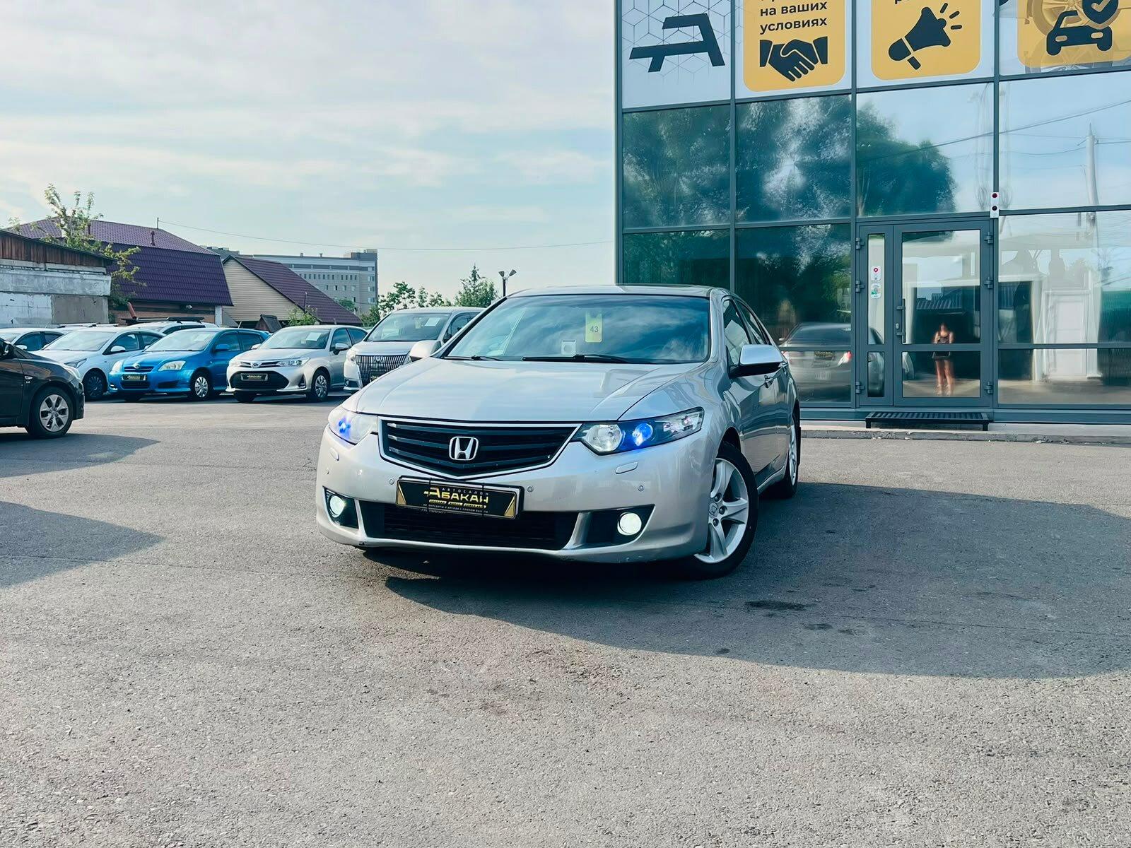 Honda Accord — фото 1