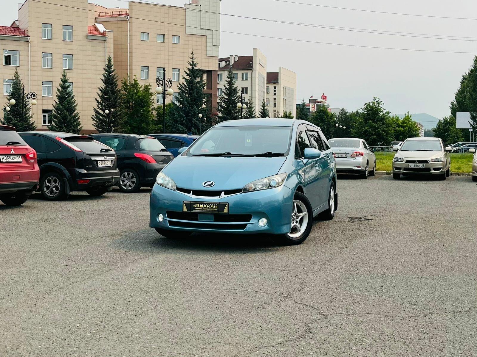 Toyota Wish — фото 1