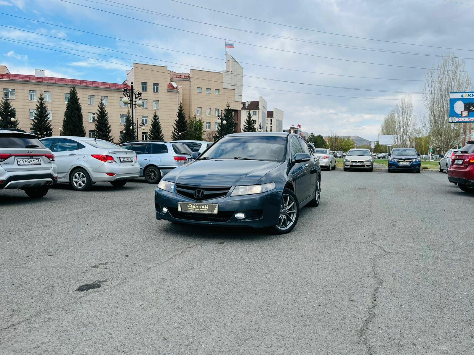 Honda Accord — фото 1