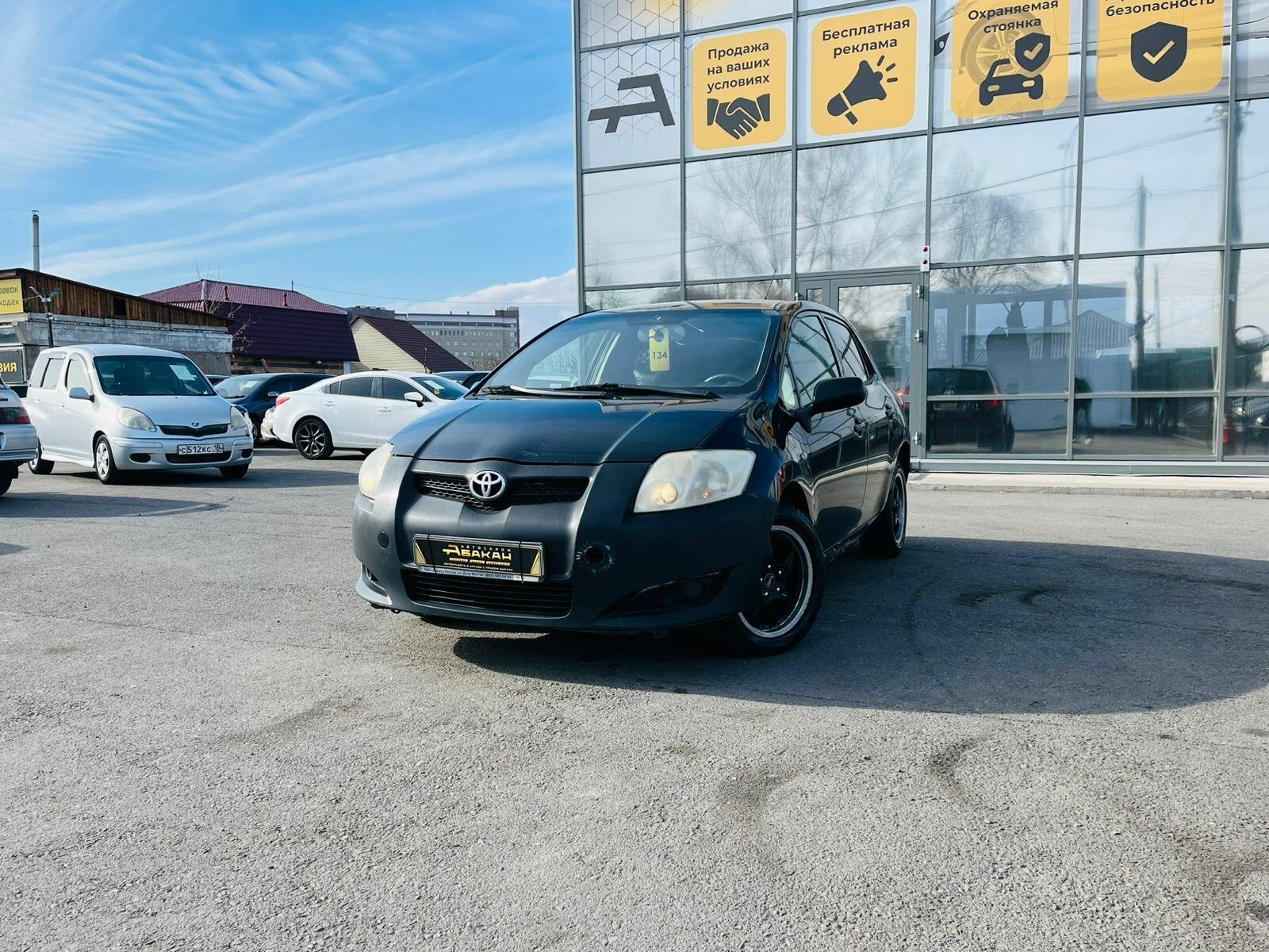 Toyota Auris — фото 1